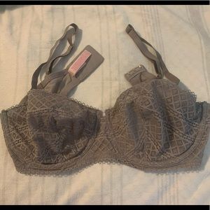 38D Victoria’s Secret Lace Bra